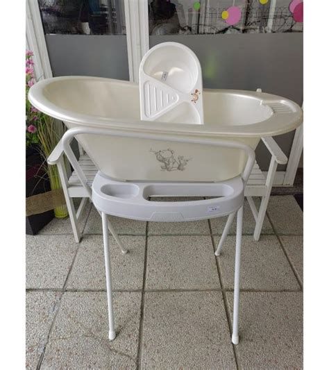 banjica na stojalu v kopalnici