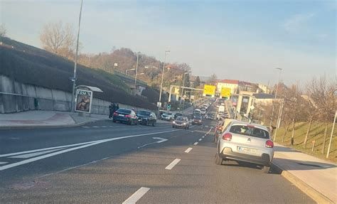 Podpora dojenju in sobivanje mama-novorojenček v Novem mestu