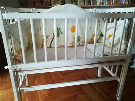 obposteljna posteljica ob postelji staršev