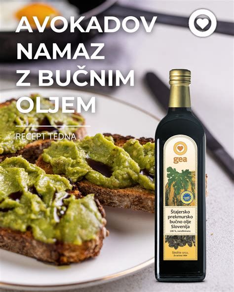 solatni preliv z bučnim oljem na krožniku