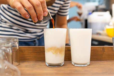 priprava črnega sezam latte