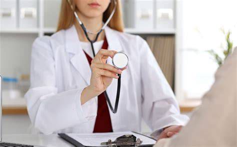Organigram: roles - nevrolog, ginekolog, medicinska sestra, dietetik, psiholog, nevrokirurg