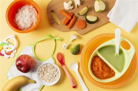 Baby-led weaning in uvajanje goste hrane