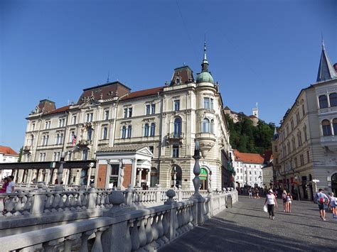 Stavba Kresija - pročelje