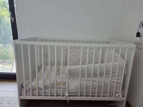 Primer izbire med obposteljno in klasično leseno posteljico