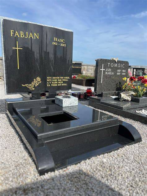 čist bazen z malo obiskovalci, intimen prostor za vadbo nosečnic